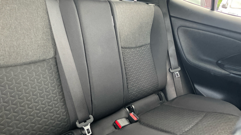 Toyota Yaris Cross 1.5 Hybrid Design 5dr CVT Hybrid Estate